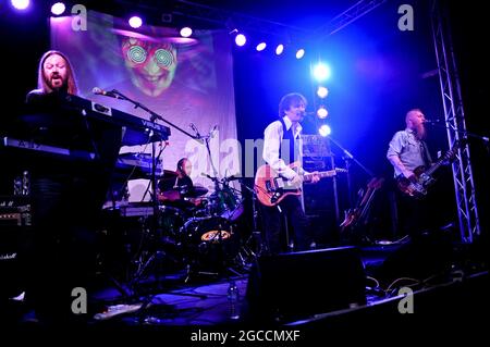 Space Performing in der Diamond Lounge Doncaster Stockfoto