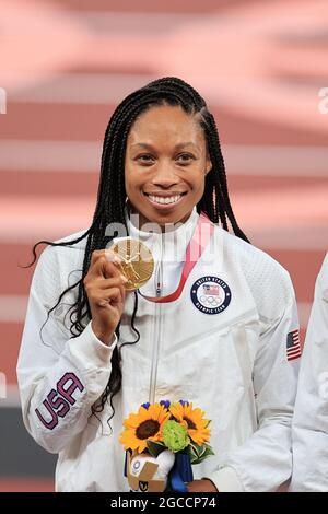 Allyson Felix vom Team United States (USA) posiert mit ihrer 11. Olympischen Karrieremedaille, darunter 7 Goldmedaillen, 7. AUGUST 2021 - Leichtathletik : 4 x 400 m Staffelfinale der Frauen - Medaillenzeremonie während der Olympischen Spiele in Tokio 2020 im Nationalstadion in Tokio, Japan. (Foto von AFLO SPORT) Stockfoto