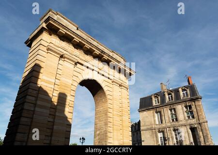 Porte de Bourgogne aka porte des Salinières (erbaut Ende des 18. Jahrhunderts), Bordeaux. Frankreich Stockfoto