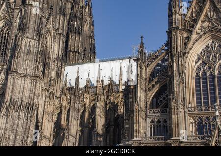 Köln: Der Kölner Dom ist das weithin sichtbare Wahrzeichen Kölns und der Mittelpunkt der Stadt. Stockfoto