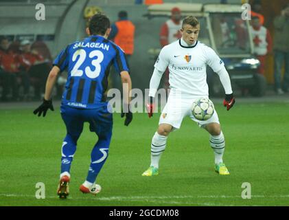 BUKAREST, RUMÄNIEN - 22. NOVEMBER 2011: Xherdan Shaqiri aus Basel im Einsatz beim UEFA Champions League-Spiel der Gruppe C zwischen Otelul Galati und dem FC Basel 2011/12 in der National Arena. Stockfoto