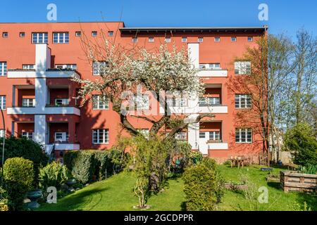 Hufeisensiedlung, Siedlung der Berliner Moderne, Frühling, Obstbluete, Welterbe der UNESCO, Berlin-Britz, Neukoelln, Berlin, Deutschland, Europa Stockfoto