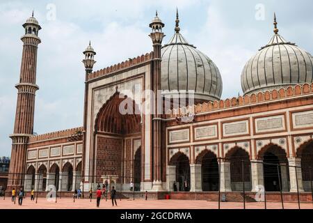 Delhi, Indien - 2021. August: Die Jama Masjid Moschee in Delhi ist am 3. August 2021 die größte in Indien in Delhi, Indien. Stockfoto