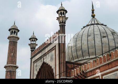 Delhi, Indien - 2021. August: Die Jama Masjid Moschee in Delhi ist am 3. August 2021 die größte in Indien in Delhi, Indien. Stockfoto