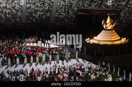 IOC-Präsident Thomas Bach erklärt während der Abschlusszeremonie der Olympischen Sommerspiele 2020 im Olympiastadion in Tokio, Japan, am Sonntag, dem 8. August 2021, die Olympischen Spiele in Tokio zu Ende. Foto von Tasos Katopodis/UPI Stockfoto