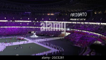 Die Olympischen Spiele in Tokio bieten Auf Wiedersehen während der Abschlusszeremonie der Olympischen Sommerspiele 2020 im Olympiastadion in Tokio, Japan, am Sonntag, den 8. August 2021. Foto von Tasos Katopodis/UPI Stockfoto
