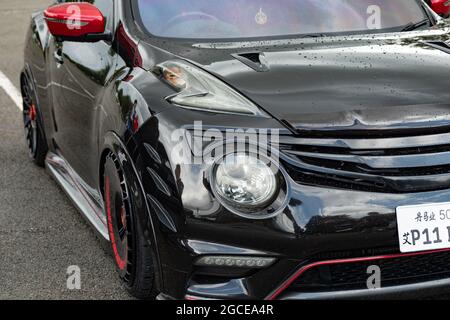 Festival of Wheels, Ipswich – Juli 20201. Vorderansicht des angepassten und modifizierten Nissan Juke Low Rider auf dem Display Stockfoto