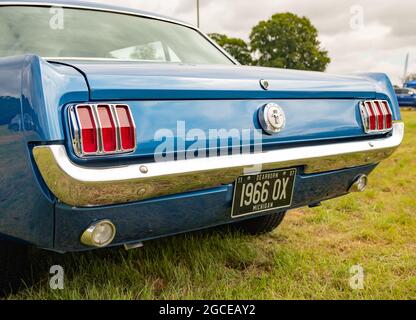 Festival of Wheels, Ipswich – Juli 20201. Nahaufnahme und Rückansicht des klassischen Ford Mustang Autos Stockfoto