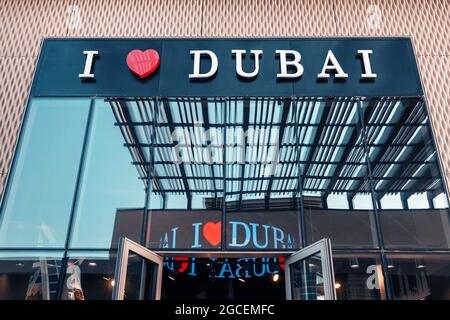 22. Februar 2021, Dubai, VAE: Ich liebe den Eingang zum Souvenirladen in Dubai Stockfoto