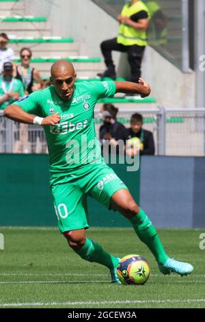 8. August 2021; Stade Geoffroy-Guichard, Saint-&#xc9;tienne, Frankreich. Fußball der französischen Liga 1, ALS Saint Etienne gegen FC Lorient; Wahbi Khazri Stockfoto