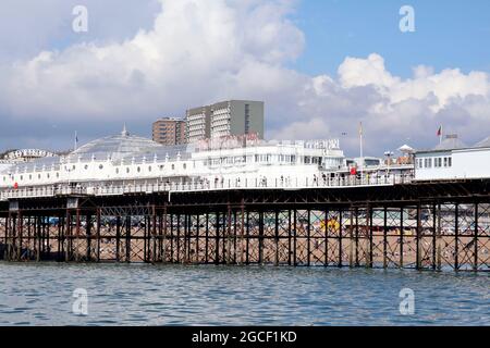 2021 08 04: Blick auf den Brighton Palace Pier Stockfoto