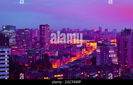 Panorama von Kiew bei Sonnenuntergang, Retro-Stil Stockfoto