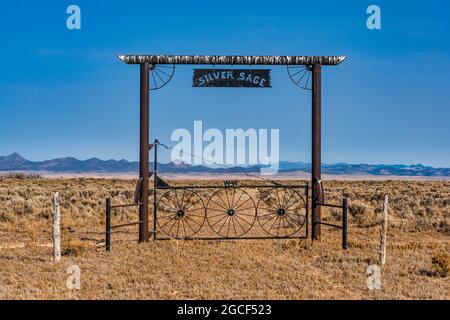 Ranch Gate, Old Spanish Trail, Escalante Desert, Great Basin Desert, in der Nähe von Cedar City, Utah, USA