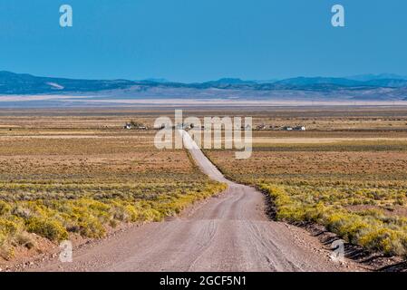 Siedlung von Lund, Blick von der Mountain Spring Road in Escalante Desert, Great Basin Desert, nahe Cedar City, Utah, USA