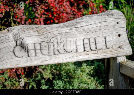Churchills Name auf Gartenbank, Chartwell House, Westerham, Kent, England, Vereinigtes Königreich Stockfoto