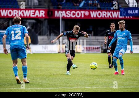 Randers, Dänemark. August 2021. Emil Kornvig (8) aus Soenderjyske beim 3F Superliga-Spiel zwischen dem FC Randers und Soenderjyske im Cepheus Park in Randers. (Foto: Gonzales Photo/Alamy Live News Stockfoto