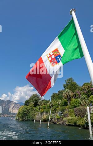 Linienschiff vorbei an Isola Madre, Stresa, Lago Maggiore, Piemont, Italien Stockfoto