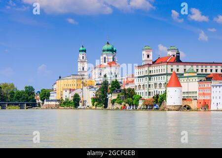 Passau, Deutschland. Die Stadt der drei Flüsse vor dem Inn. Stockfoto
