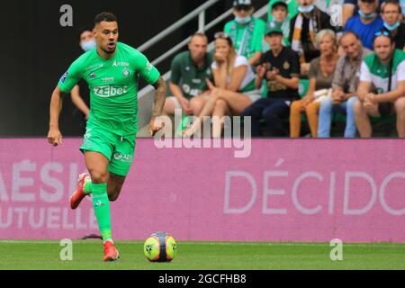 8. August 2021; Stade Geoffroy-Guichard, Saint-&#xc9;tienne, Frankreich. Fußball der französischen Liga 1, ALS Saint Etienne gegen FC Lorient; Timothée Kolodziejczak von Asse Stockfoto