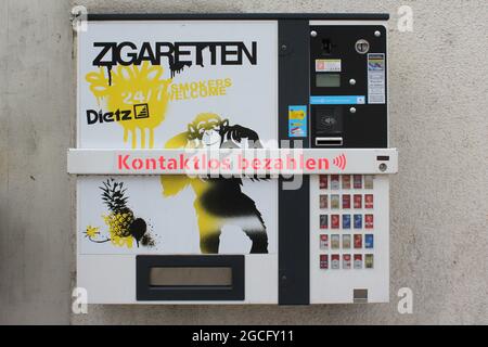 Zigarettenautomat auf Deutschland Stockfoto