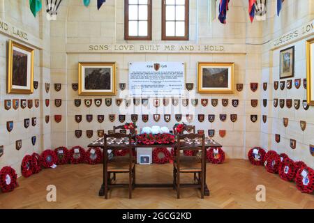 Raum im Ulster Tower, der an die Männer der 36. (Ulster) Division erinnert, die während des 1. Weltkrieges in Thiepval, Frankreich, gekämpft und gestorben ist Stockfoto