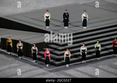 Tokio, Kanto, Japan. August 2021. Abschlusszeremonie der Olympischen Sommerspiele 2020 in Tokio im Olympiastadion von Tokio. (Bild: © David McIntyre/ZUMA Press Wire) Stockfoto