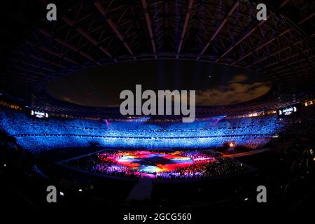 Tokio, Kanto, Japan. August 2021. Abschlusszeremonie der Olympischen Sommerspiele 2020 in Tokio im Olympiastadion von Tokio. (Bild: © David McIntyre/ZUMA Press Wire) Stockfoto