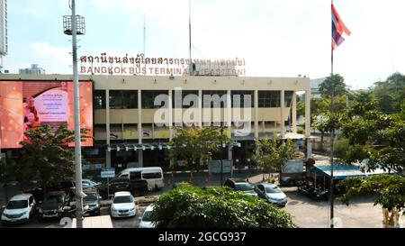 Busbahnhof Eastern Bangkok, auch bekannt als Busbahnhof Ekkamai Sukhumvit Road Bangkok Thailand Stockfoto