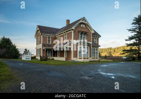 Das Hughes House in der Nähe von Cape Blanco im Süden von Oregon, ein berühmtes altes Gebäude, das heute ein Museum ist Stockfoto