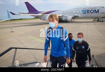 Genks Kristian Thorstvedt, aufgenommen beim Abflug des belgischen Fußballteams KRC Genk, Montag, 09. August 2021, nach Kyev (Kiew), Ukraine, von Liege ai Stockfoto