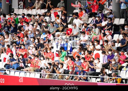 Shizuoka, Japan. August 2021. Radsport-Fans Radfahren : Männer Keirin Halbfinale während der Olympischen Spiele in Tokio 2020 auf dem Izu Velodrome in Shizuoka, Japan . Quelle: Shutaro Mochizuki/AFLO/Alamy Live News Stockfoto