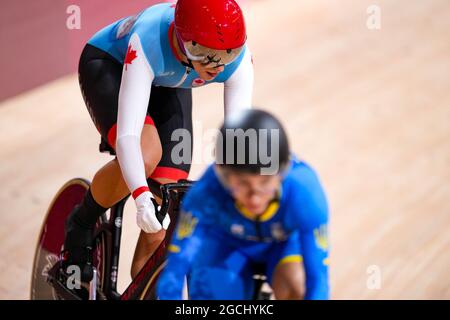 Shizuoka, Japan. August 2021. Kelsey Mitchell (CAN) Cycling : Sprint-Finale der Frauen während der Olympischen Spiele 2020 in Tokio auf dem Izu Velodrome in Shizuoka, Japan. Quelle: Shutaro Mochizuki/AFLO/Alamy Live News Stockfoto