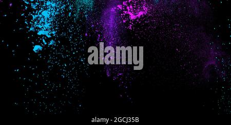 Abstrakte mehrfarbige Farbe tropft isoliert auf schwarzem Hintergrund Stockfoto