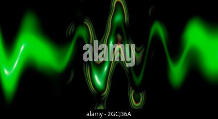 Leuchtende glänzende Objekte im Dunkeln. Grün verwischte verdrehte Linien. Farbenfrohe Neon-Leuchtblitze auf schwarzem Hintergrund. Stockfoto