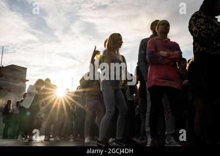 Die Abbildung zeigt eine Testveranstaltung mit Tanzmusik, die in der Arena 5 auf dem belgischen Platz in Brüssel, gegenüber dem Atomium in Bruss, stattfindet Stockfoto