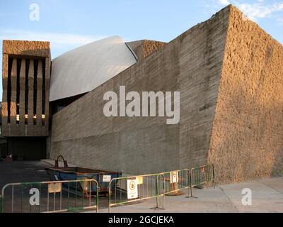Blick auf das Magma Kunst- und Konferenzzentrum in Adeje, Teneriffa, in den frühen Bauphasen, bevor es für die Öffentlichkeit zugänglich war Stockfoto