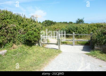 Tor zum Anglesey Coastal Path und dem Rocky Coast Walk vom Breakwater Country Park, Holyhead Stockfoto