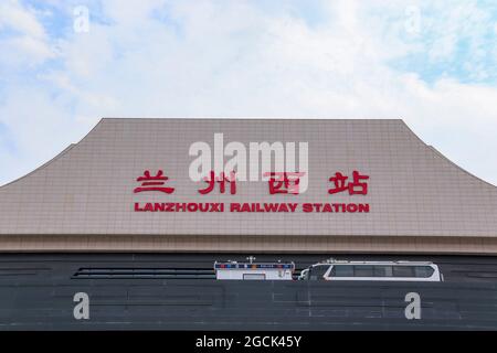 Lanzhou, China. 6/11/2020 Lanzhou West Railway Station Building, Gansu, China Stockfoto