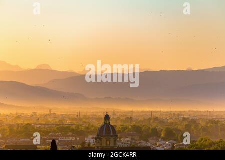 Panoramablick auf Florenz in Italien bei Sonnenuntergang Stockfoto