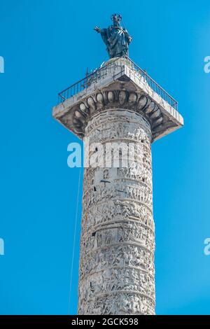 Kolumne des Marcus Aurelius in Rom, Italien. Aufrechtes Foto Stockfoto