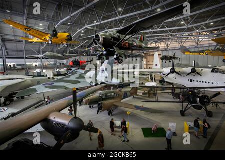 Duxford Imperial war Museum Foto von Brian Harris 5. August 2021 IMW Duxford, Cambridgeshire England Großbritannien. Flugzeuge im Luftraum Hange Stockfoto