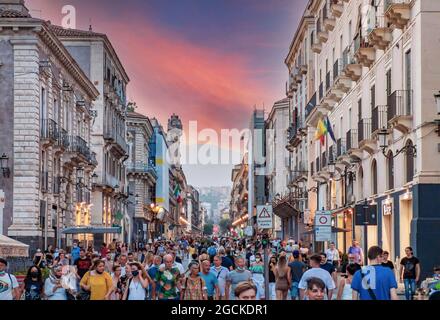 Catania (Sicilia, Italien) - das künstlerische historische Zentrum in der Metropole Catania, Region Sizilien, im Sommer. Stockfoto