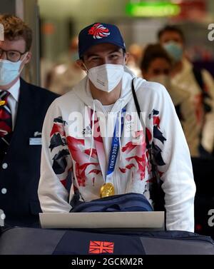 Der britische Joe Choong kommt nach den Olympischen Spielen in Tokio 2020 in Japan am Flughafen Heathrow in London an. Bilddatum: Montag, 9. August 2021. Stockfoto