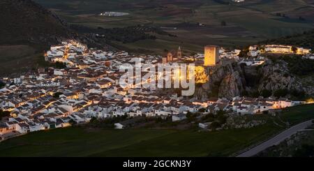 Luftaufnahme der Stadt Cañete la Real in der Provinz Malaga. Andalusien, Spanien Stockfoto