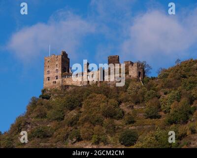 Schloss Liebenstein im Besitz eines feindlichen Bruders auf den Hügeln des Rheins in Deutschland Stockfoto