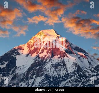 Mount Dhaulagiri, Abendansicht von Mount Dhaulagiri, Himalaya, Nepal Stockfoto