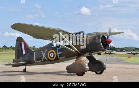 Historische Flugzeuge aus dem 2. Weltkrieg, Westland Lysander MkIII. V9312 (LX-E) in IWM Duxford, Cambridgeshire, England, Großbritannien Stockfoto