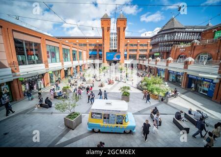 London - August , 2021: Einkaufszentrum Ealing Broadway im Westen Londons Stockfoto