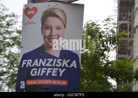 Wahlplakate in Schöneberg, Berlin, Deutschland - 9. August 2021. Stockfoto