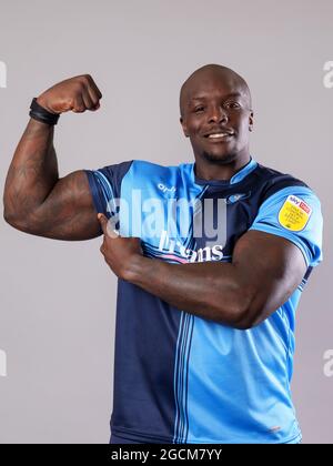 High Wycombe, Großbritannien. August 2021. Adebayo Akinfenwa von Wycombe Wanderers während des Medientages der Wycombe Wanderers, einschließlich Mitarbeiterkopfschüsse und Training im Adams Park, High Wycombe, England, am 3. August 2021. Foto von Andy Rowland. Quelle: Prime Media Images/Alamy Live News Stockfoto